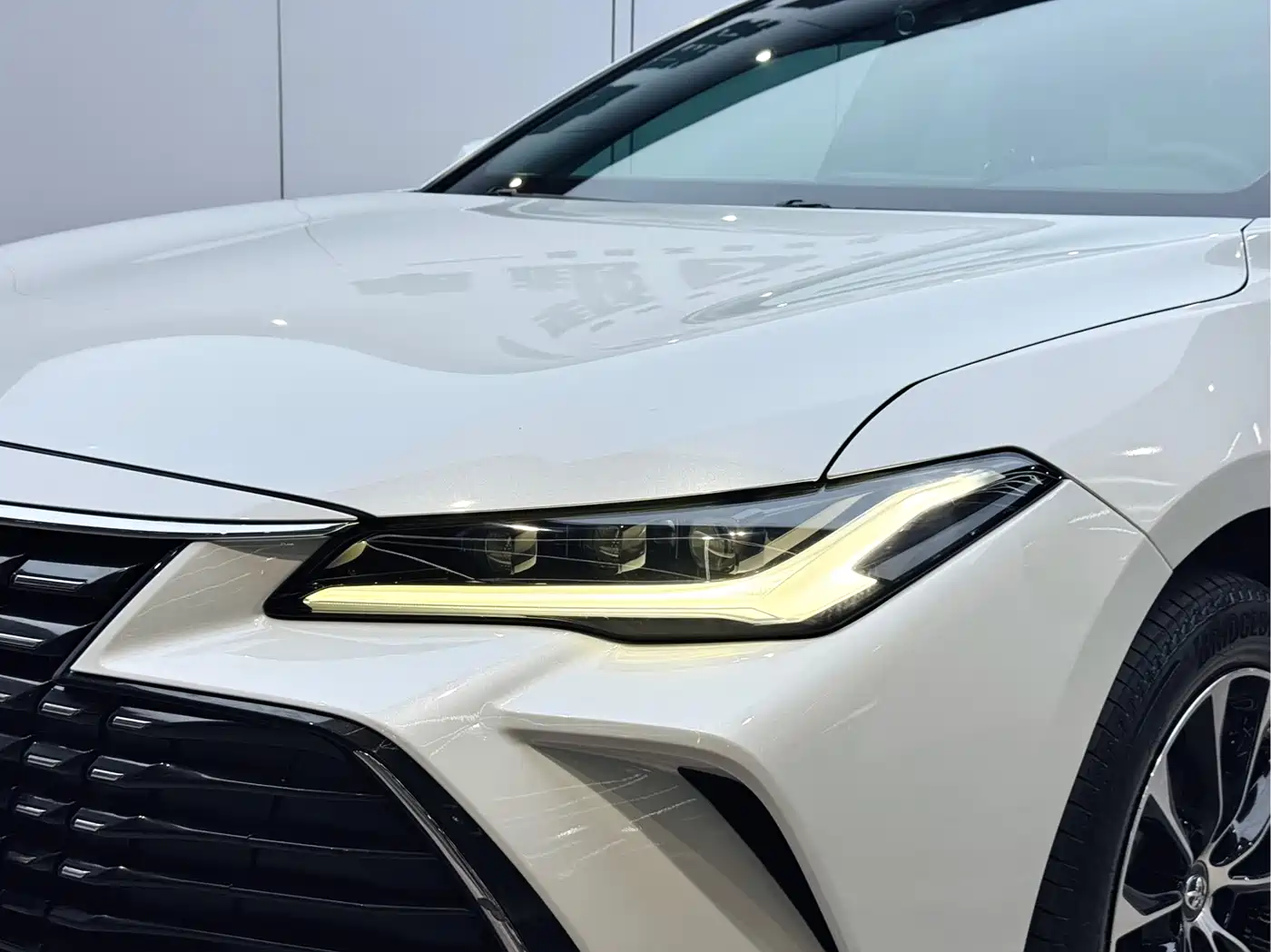 Toyota Avalon 2023 2.0L Luxury Edition фото 24