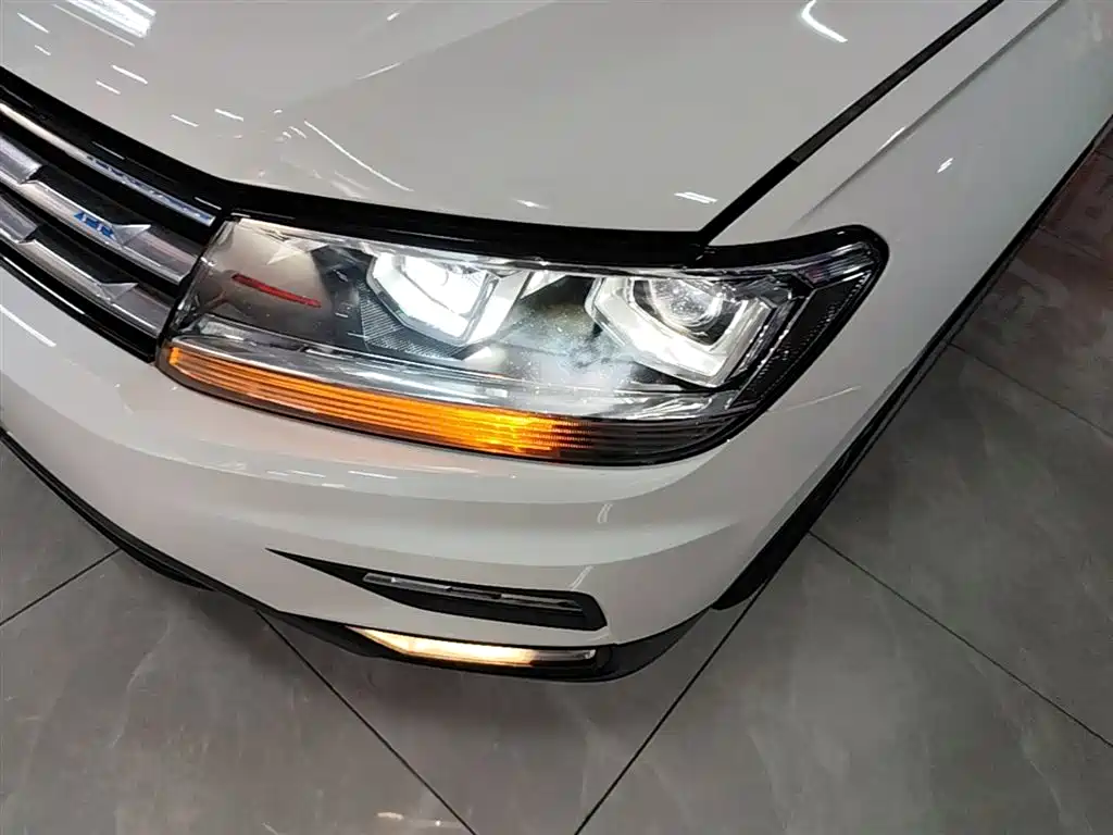 Volkswagen Tiguan L 2018 330TSI Automatic 2WD Comfort Edition фото 24