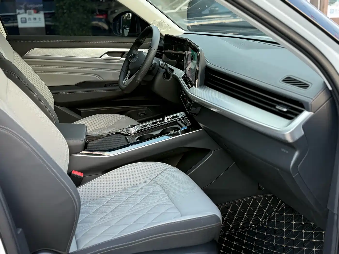 Volkswagen Talagon 2023 380TSI 4WD R-Line Touring Edition фото 14