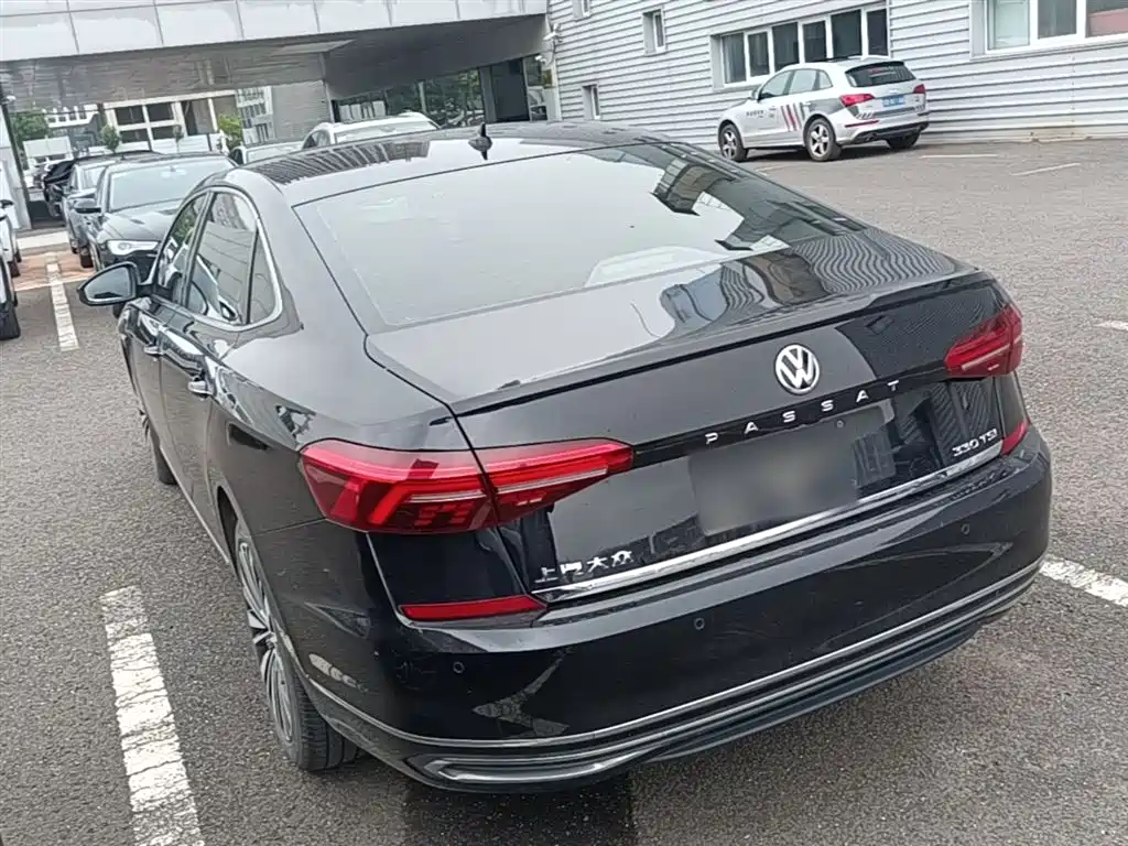Volkswagen Passat 2019 330TSI Luxury Edition China VI фото 5