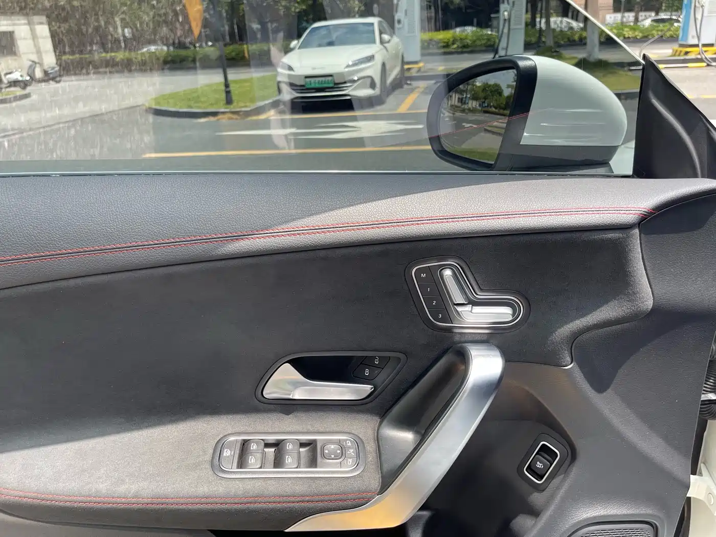 Mercedes-Benz CLA (Import) 2023 CLA 200 фото 13