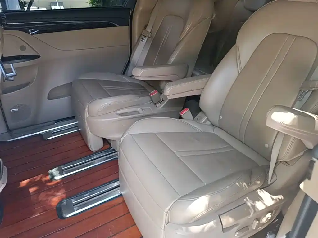 Buick GL8 2017 ES 28T Flagship China V фото 17