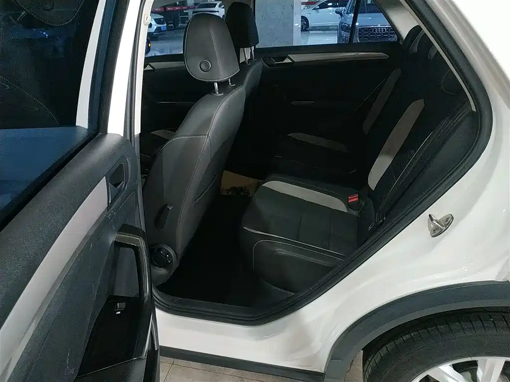 Volkswagen T-ROC 2022 280TSI DSG 2WD Elite PLUS фото 13