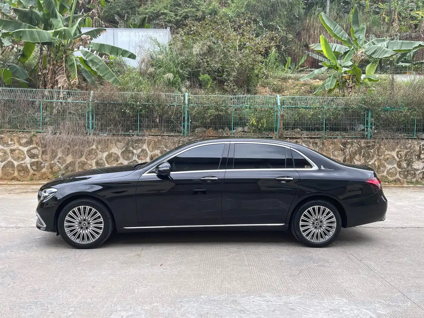 Mercedes-Benz E-Class 2022 Facelift III E 300 L Luxury фото 3