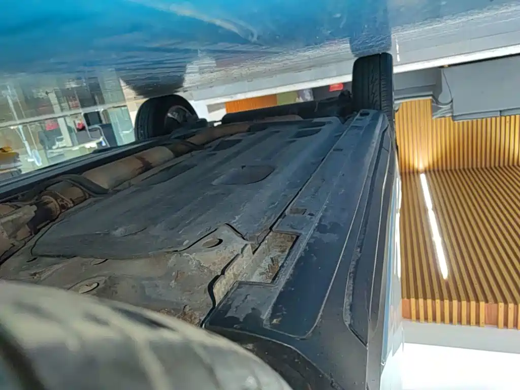 Фото 21 - Geely Coolray