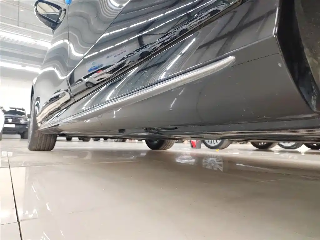 Mercedes-Benz E-Class 2023 E 260 L Sport фото 21