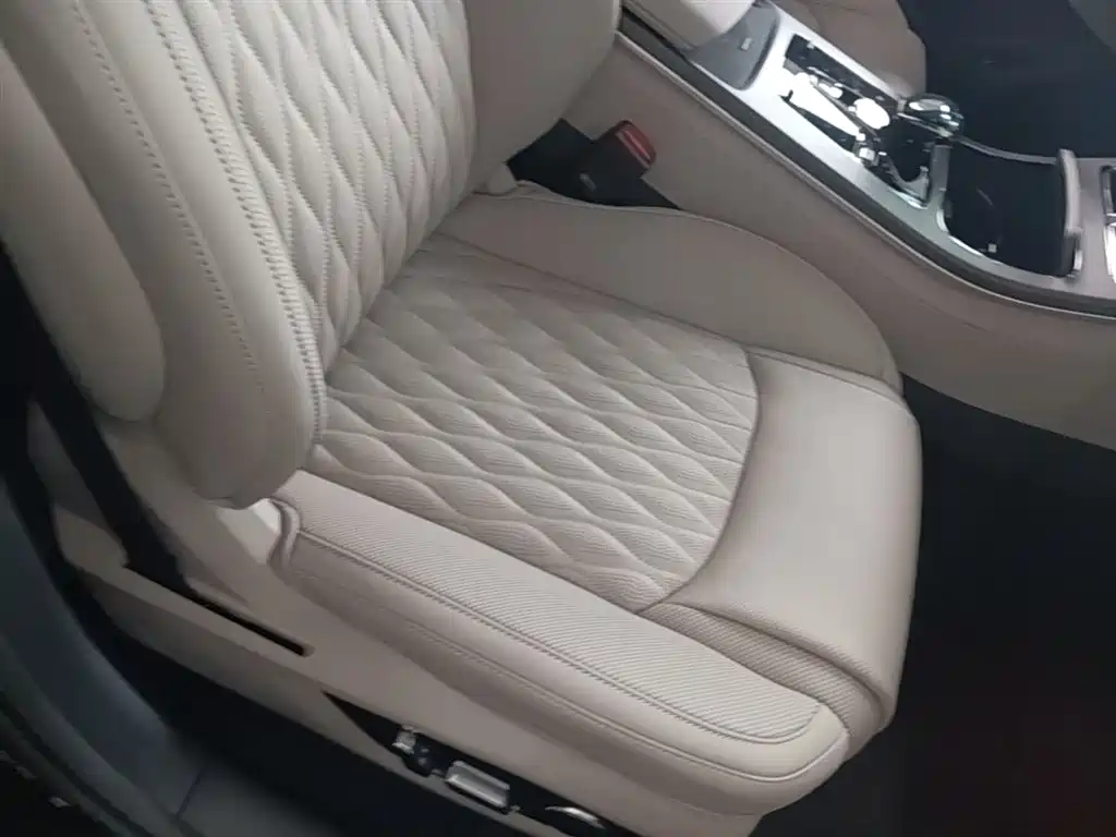 BYD Han 2025 DM-i 125KM LiDAR Smart Driving фото 25