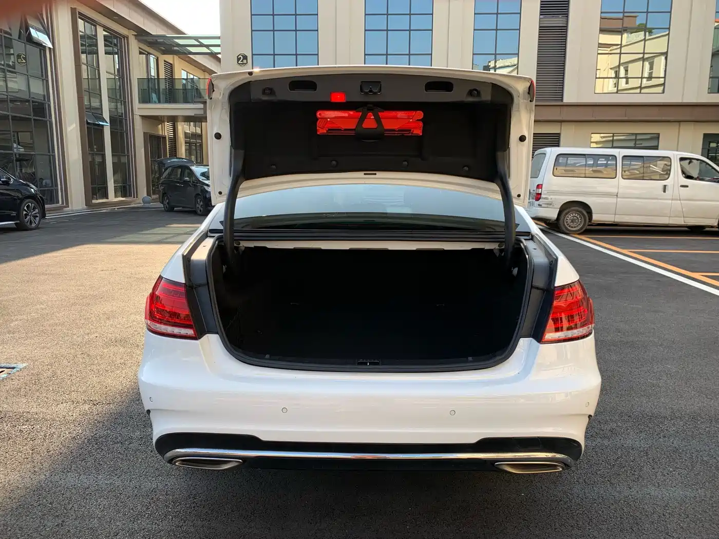 Mercedes-Benz E-Class 2015 Facelift E 260 L Sport фото 8