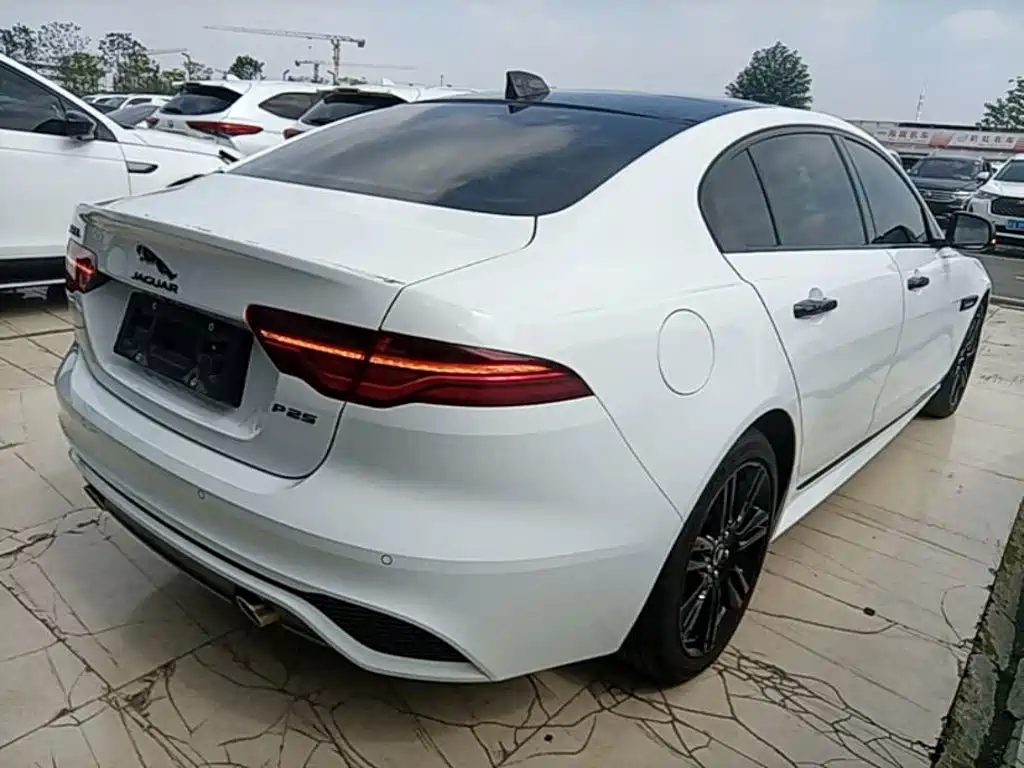 Jaguar XEL 2024 2024 Model 2.0T 250PS R-DYNAMIC S Gloss Black Sport Edition