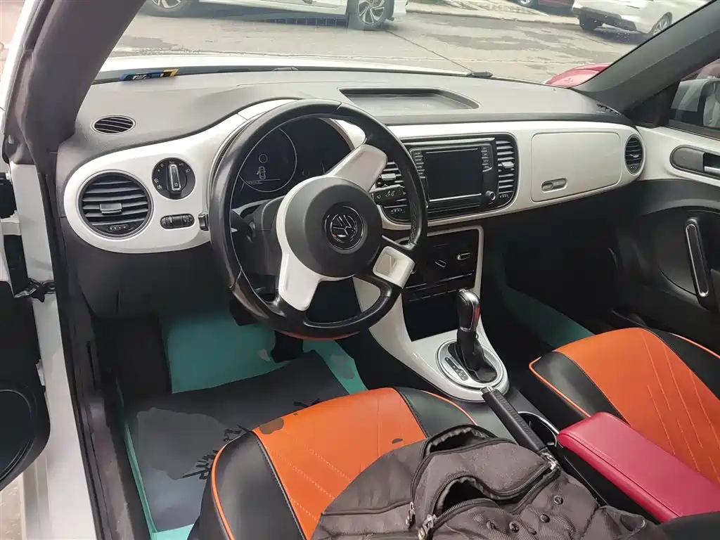 Volkswagen Beetle 2018 180TSI Easy Joy Edition фото 6