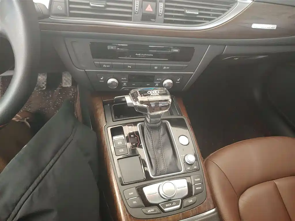 Audi A6L 2018 30th Anniversary 45 TFSI quattro Sport фото 9
