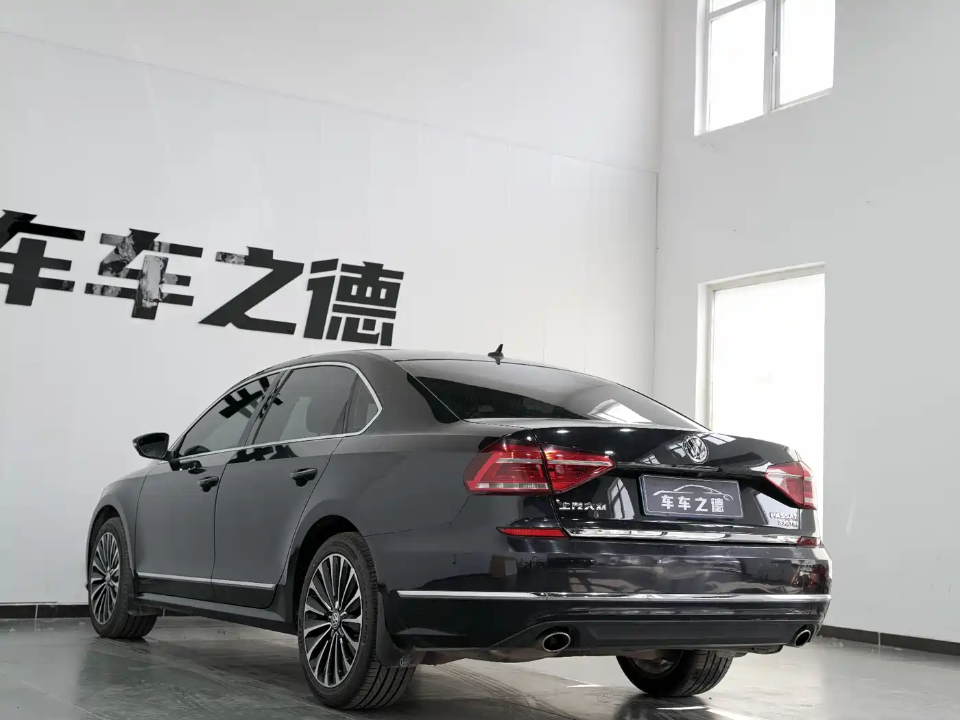 Volkswagen Passat 2017 330TSI DSG Luxury фото 19