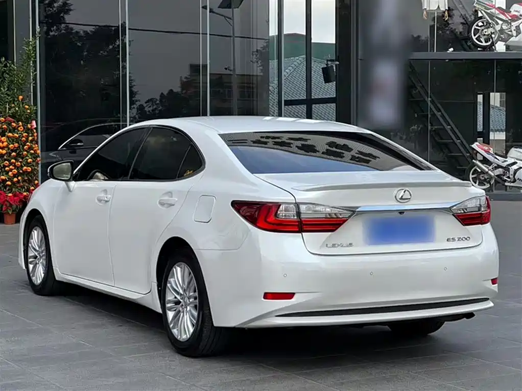 Lexus ES 2015 200 Elite Edition фото 7