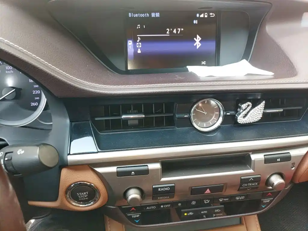 Lexus ES 2015 200 Elite Edition фото 6
