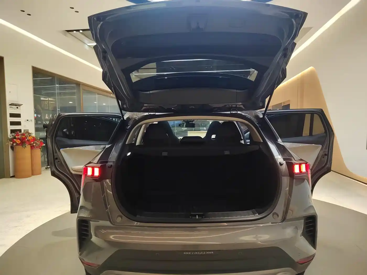 Lynk & Co 06 2023 Remix 1.5T Power Pro фото 20