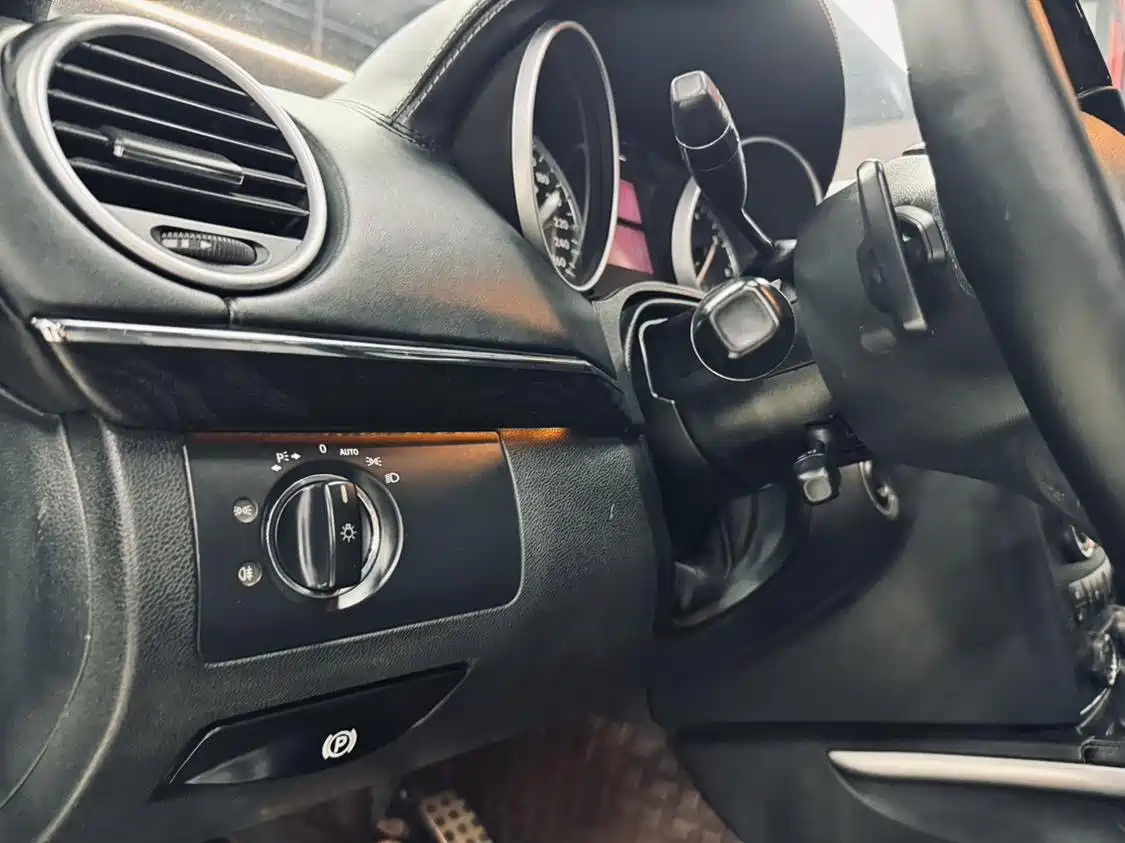 Mercedes-Benz GL-Class 2011 GL 450 Prestige Grand Edition фото 10