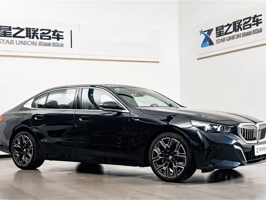 BMW 5 Series 2025 530Li Premium M Sport Package фото 7