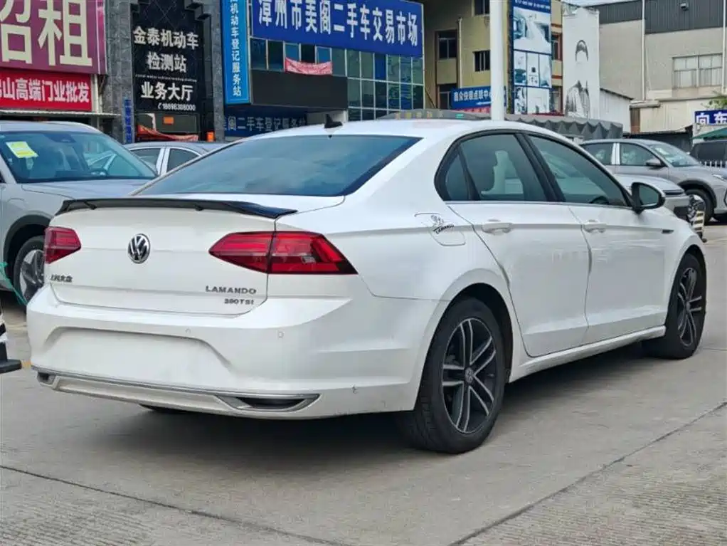 Volkswagen Lamando 2021 280TSI DSG Luxury Phantom Edition фото 8