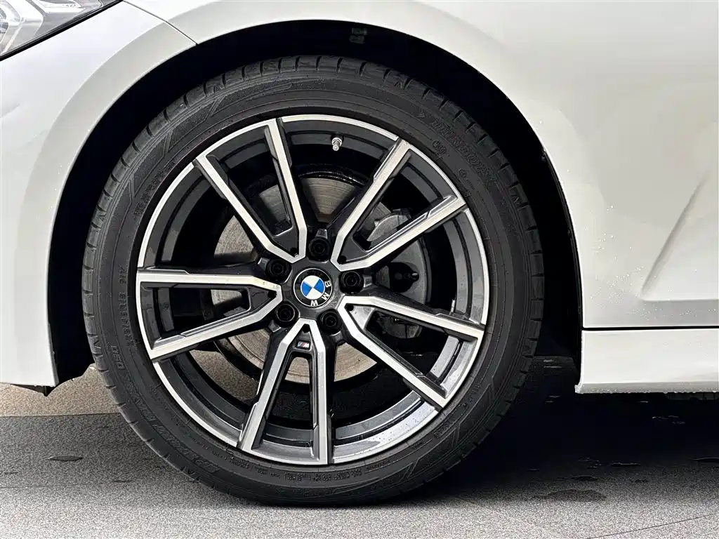 BMW 3 Series 2024 320Li M Sport Package фото 34