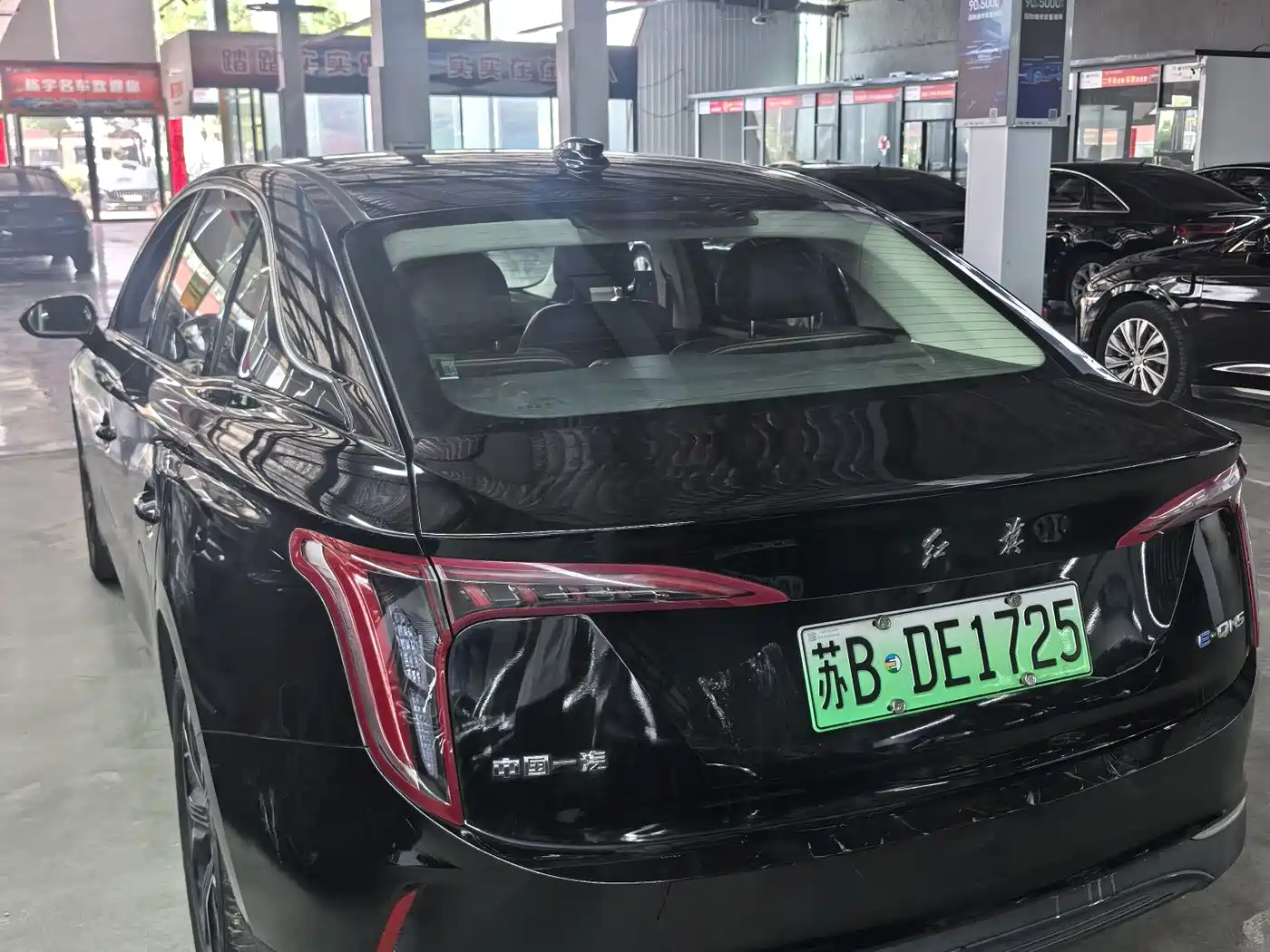 Hongqi E-QM5 2021 Ride-hailing Charging T3 Edition 4-seater фото 12