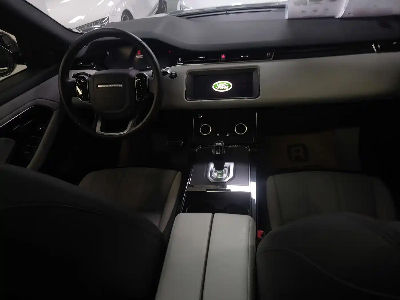 Land Rover Range Rover Evoque 2020 249PS R-DYNAMIC S Sport Edition фото 11