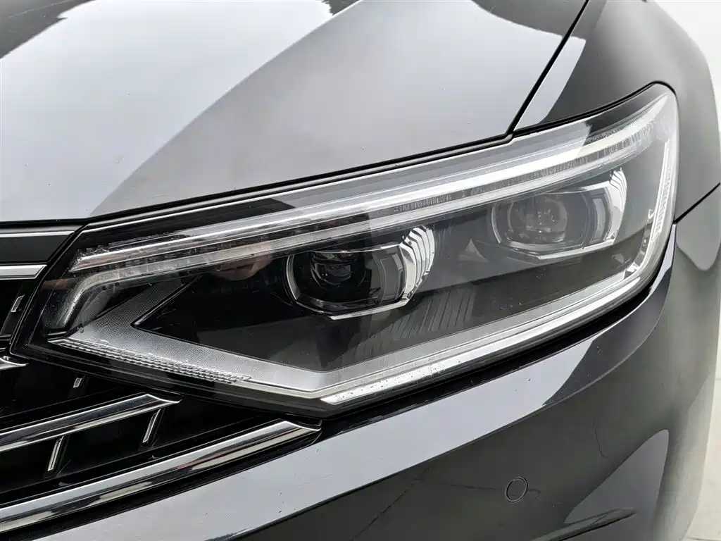 Volkswagen Magotan 2023 Model 2 Million Commemorative Edition 330TSI DSG Luxury фото 7