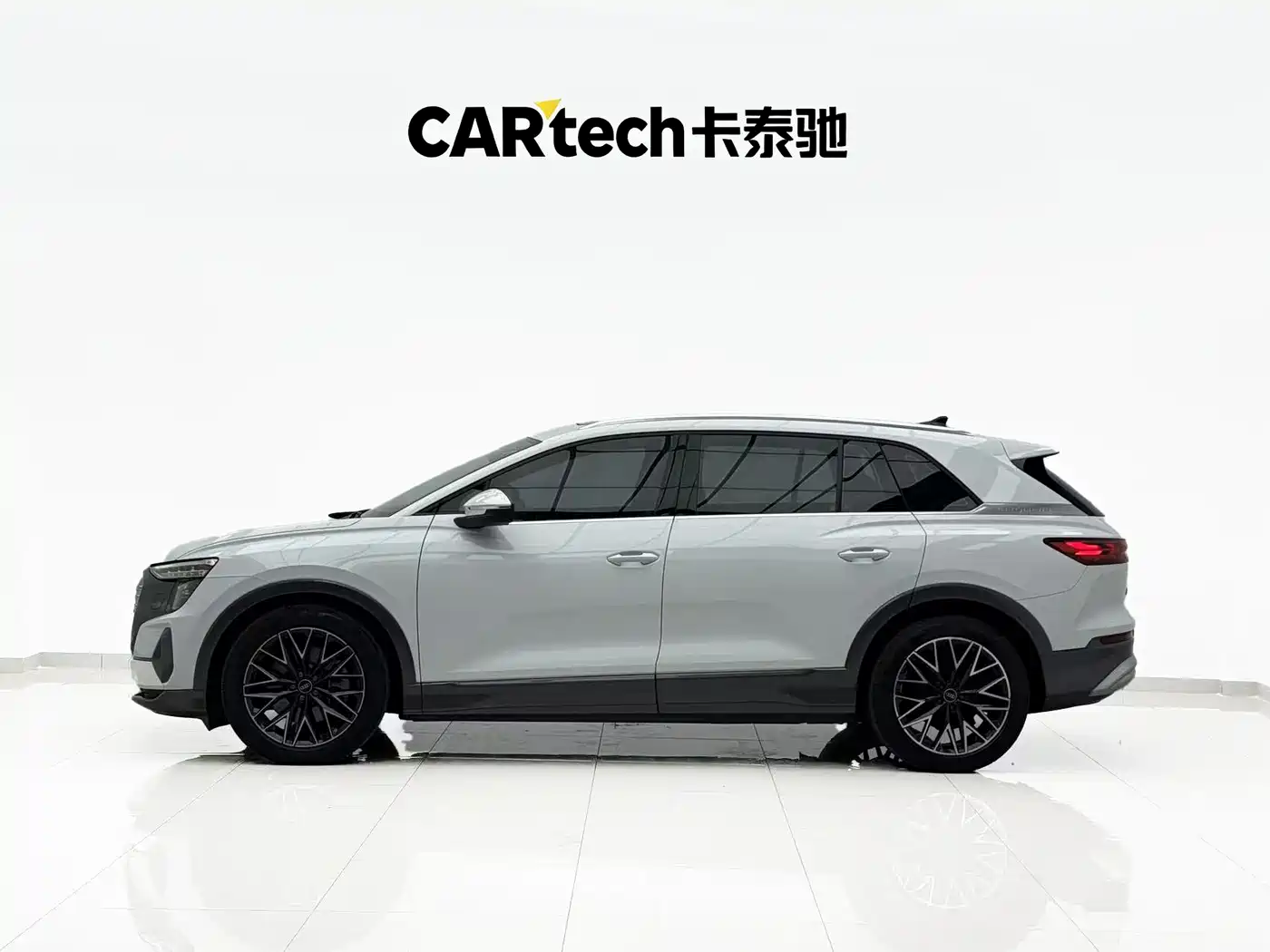Audi Q5 e-tron 2023 40 e-tron Starlight Edition Mecha Package фото 3