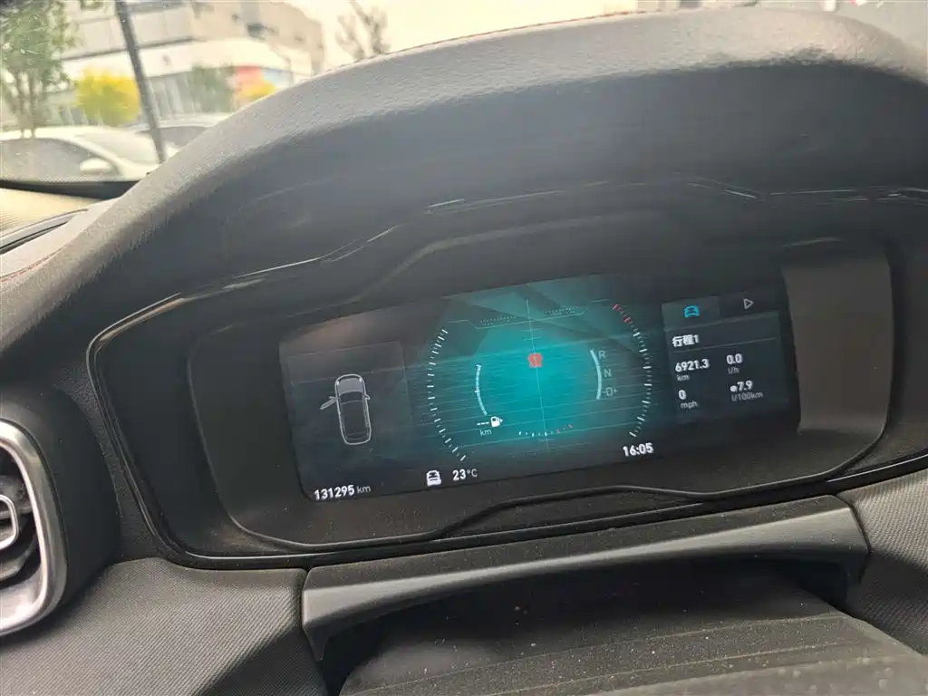 Lynk & Co 01 2017 2.0T AWD Pro фото 6