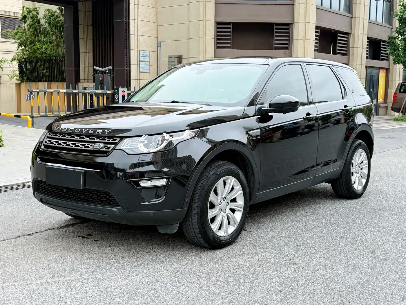 Land Rover Discovery Sport 2018 240PS PURE Edition фото 3