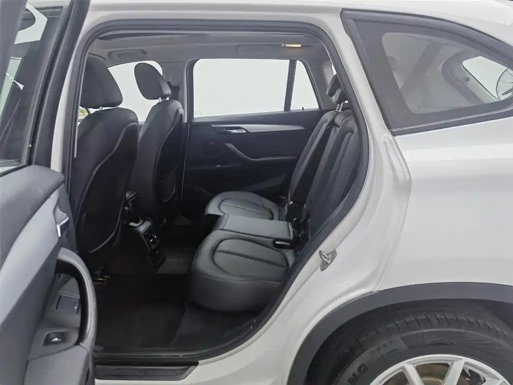 BMW X1 2018 sDrive18Li Fashion Model фото 15