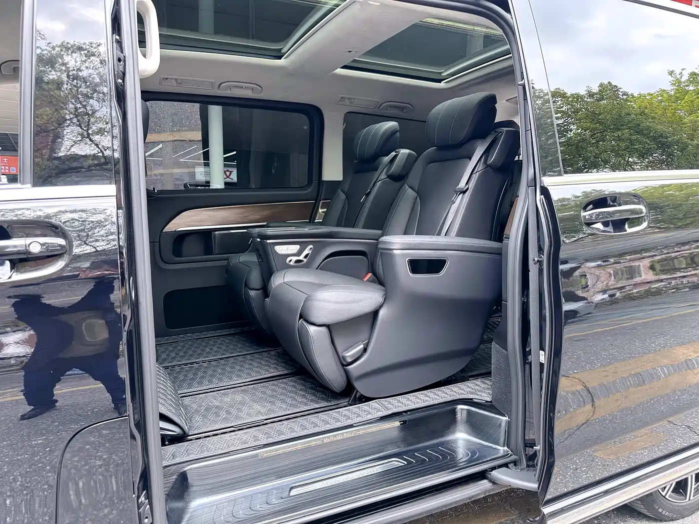 Mercedes-Benz V-Class 2021 V 260 L Long Wheelbase Luxury Edition фото 14