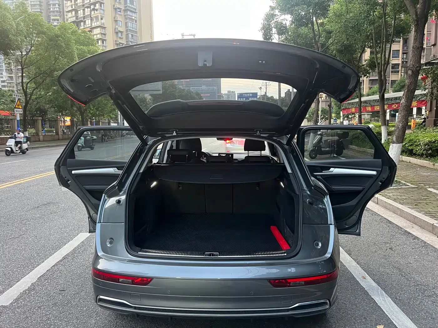 Audi Q5L 2020 Facelift 40 TFSI Honor Fashion фото 29