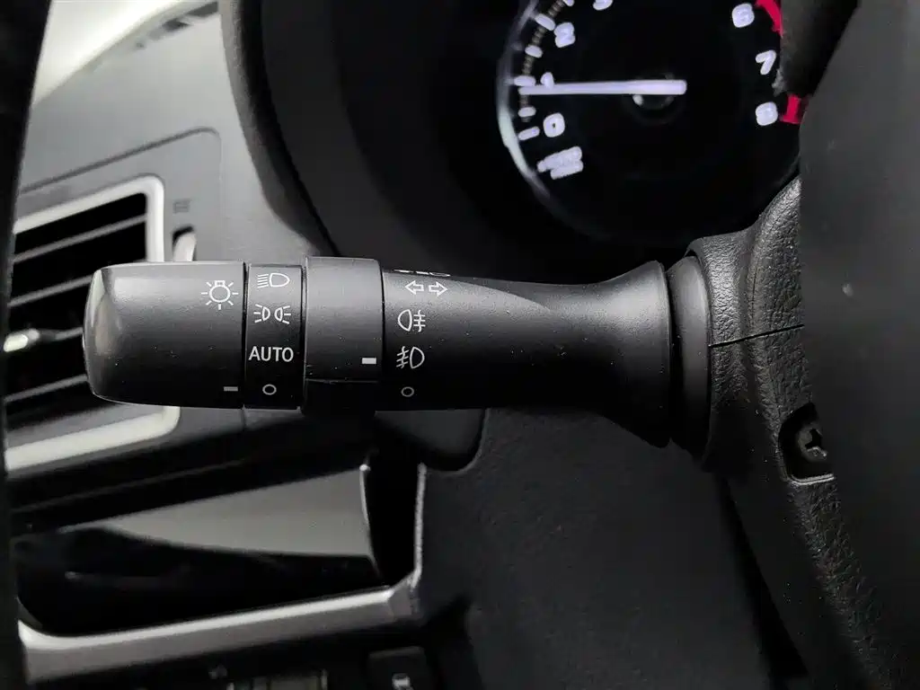 Subaru Forester 2016 2.5i Luxury Navigation Edition фото 21