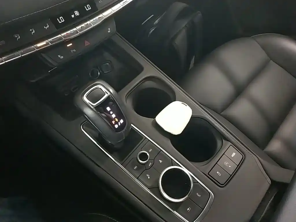 Cadillac XT4 2018 28T FWD Leading Edition фото 14