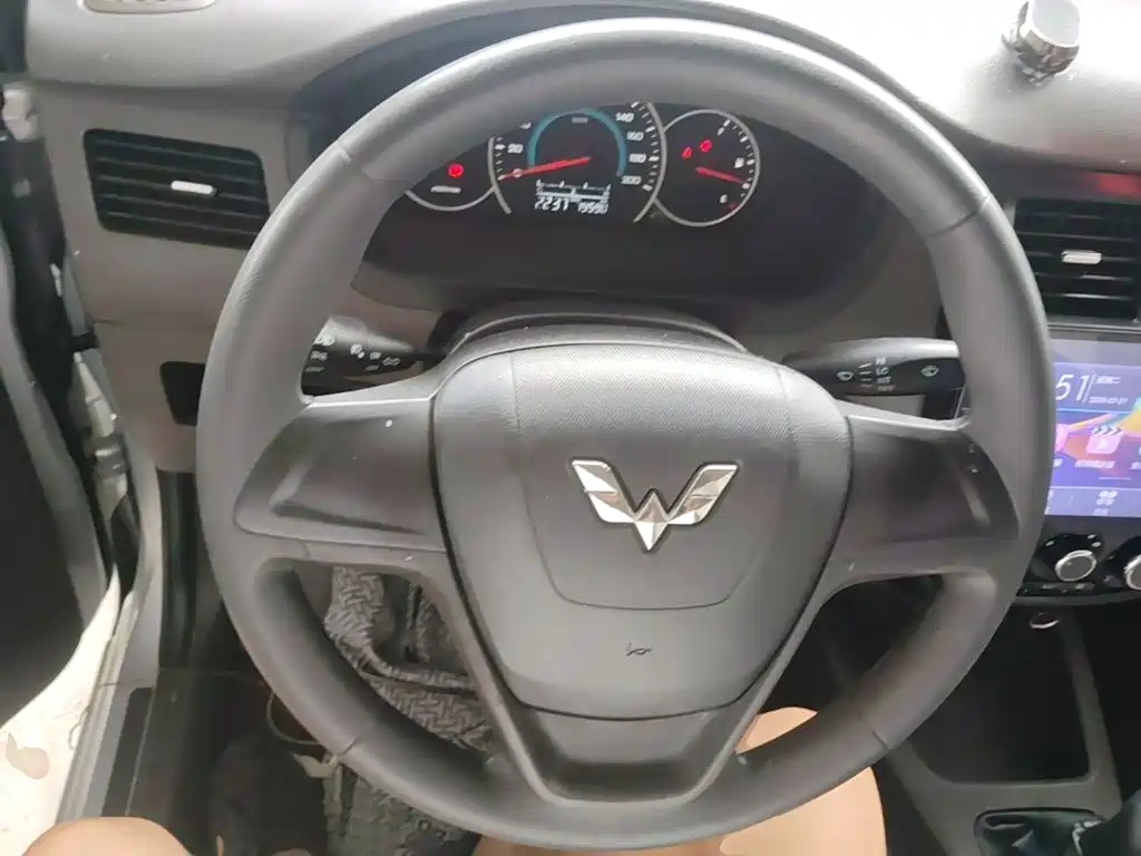 Wuling Motors Wuling Rongguang V 2017 2016 1.5L Standard