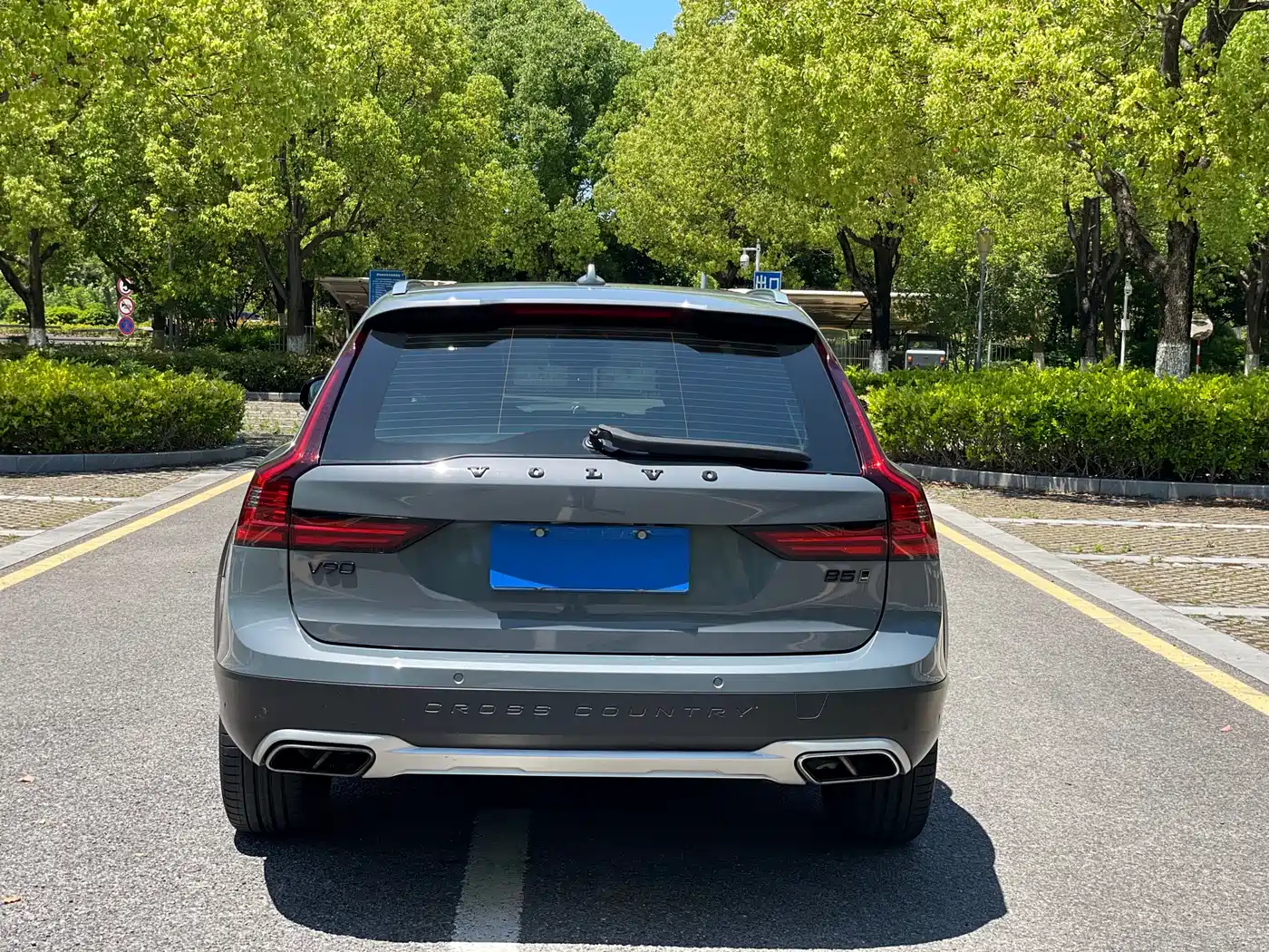 Volvo V90 2022 Cross Country B5 AWD Inscription фото 17
