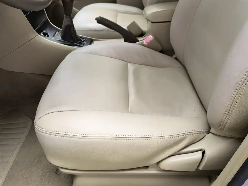 Toyota Corolla 2010 1.6L Manual Classic Edition фото 20