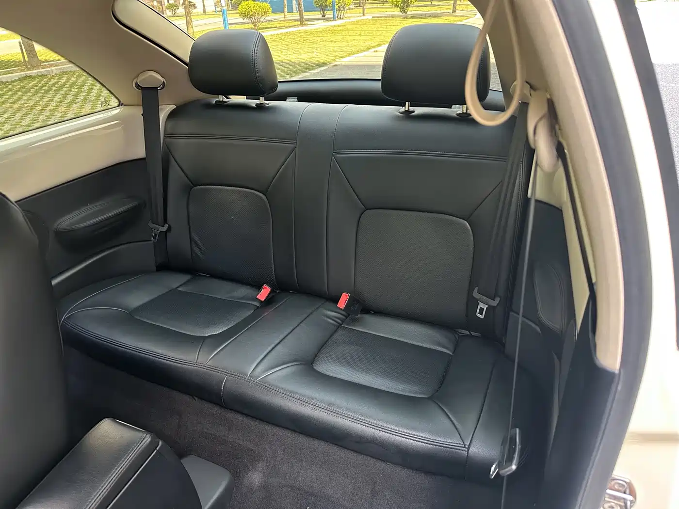 Volkswagen Beetle 2010 Model 1.6 AT фото 16
