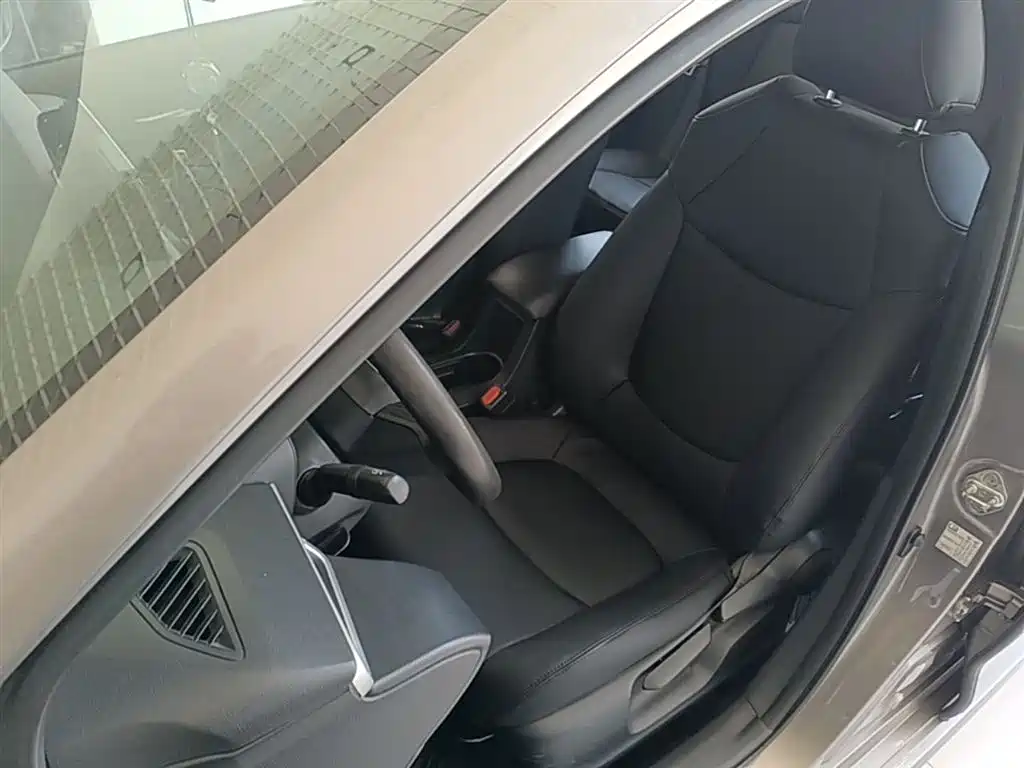 Toyota Corolla 2021 1.2T S-CVT Pioneer Edition фото 15