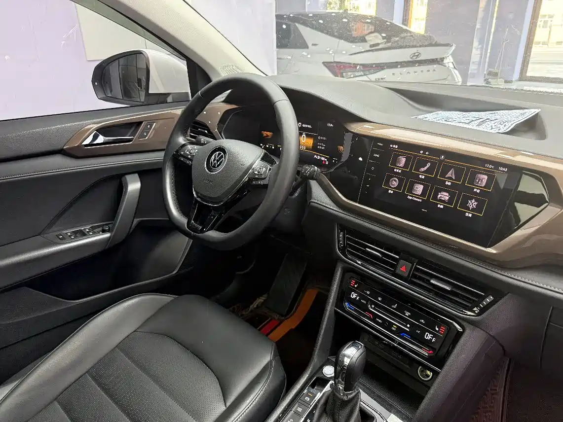 Volkswagen Tharu 2022 280TSI FWD Luxury Edition фото 17