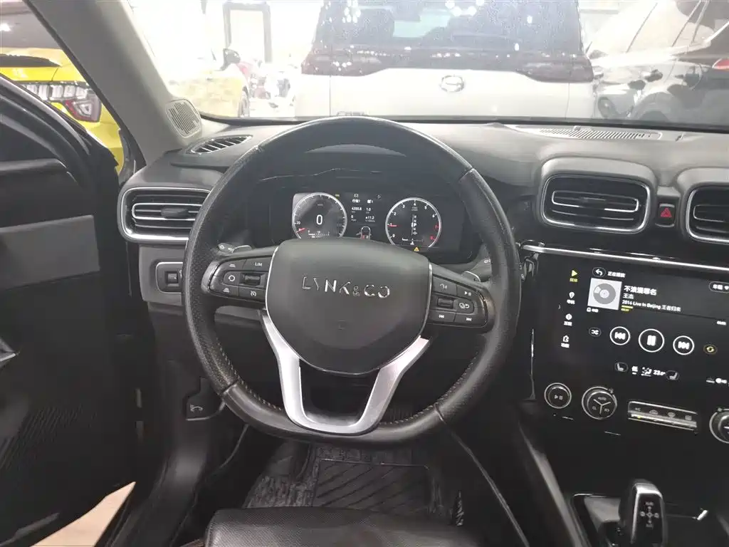Lynk & Co 02 2018 1.5T DCT 2WD Power Edition China V фото 11