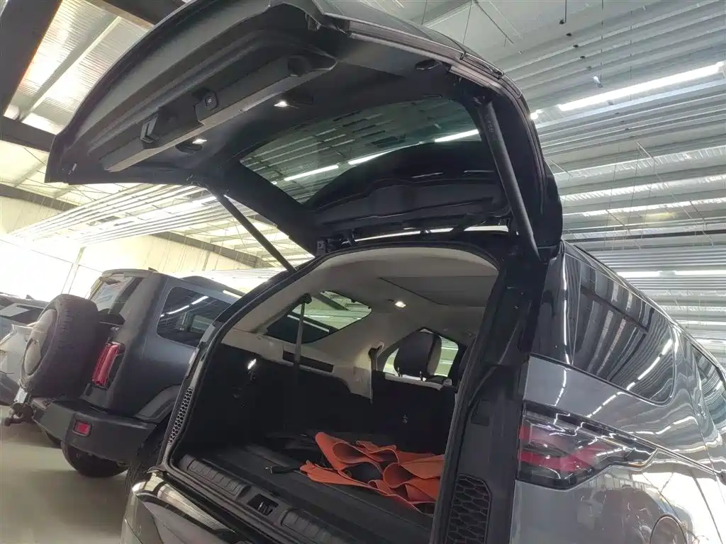 Land Rover Discovery 2023 Facelift 360PS R-Dynamic S фото 15