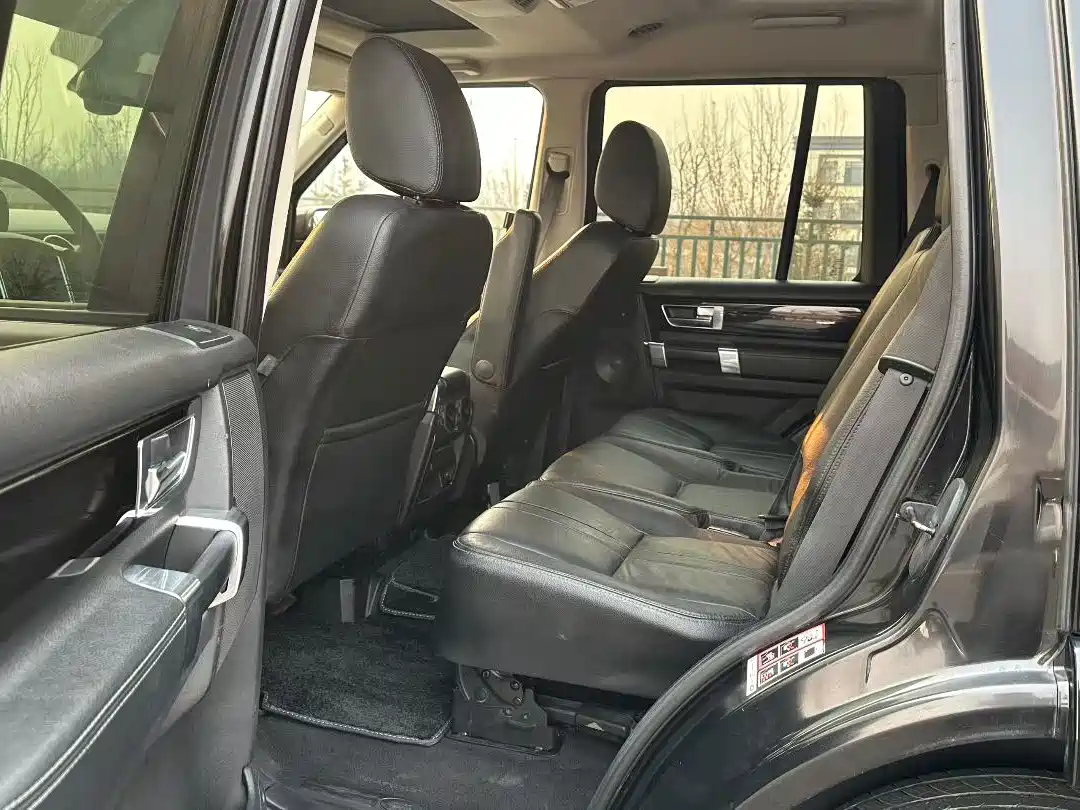 Land Rover Discovery 2011 5.0 V8 HSE фото 9