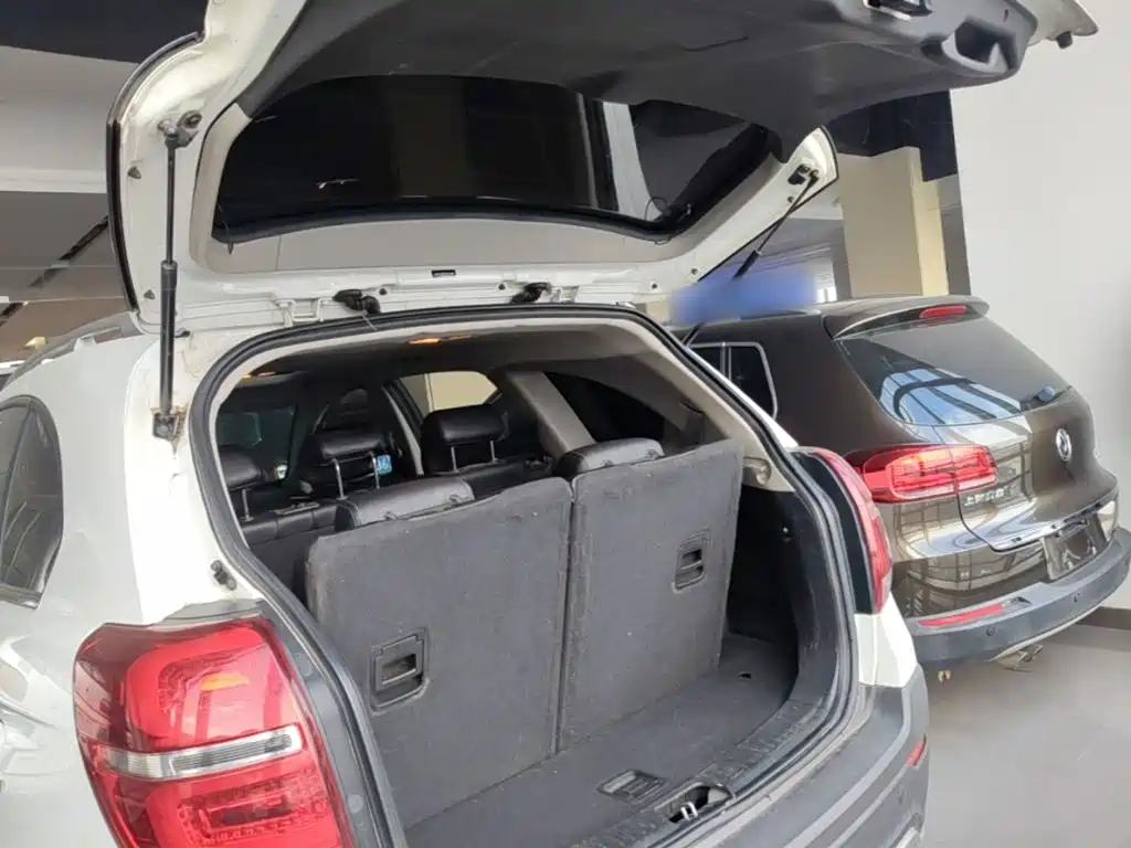 Photo 19 - Chevrolet Captiva