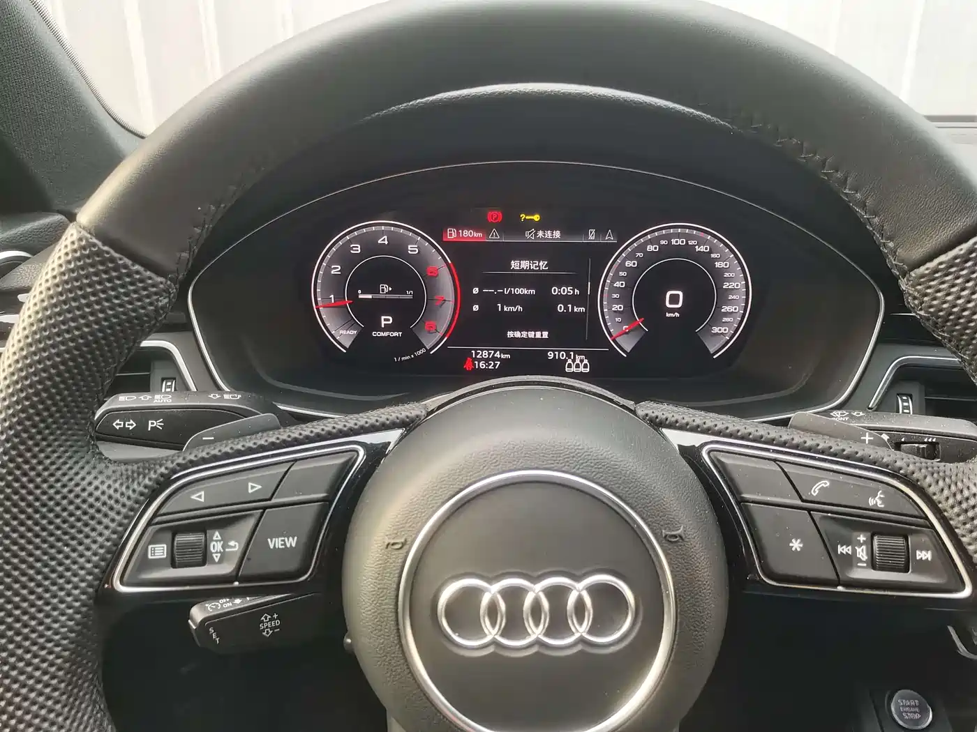 Audi A4L 2025 2 Million Celebration Edition 40 TFSI Luxury Dynamic фото 15