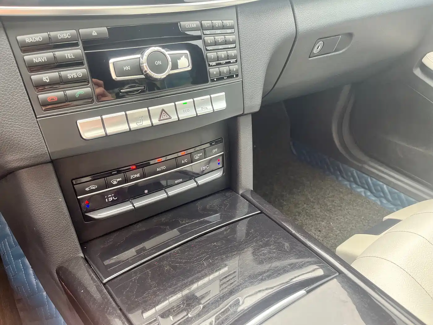 Mercedes-Benz E-Class 2015 E 260 L Sport фото 18