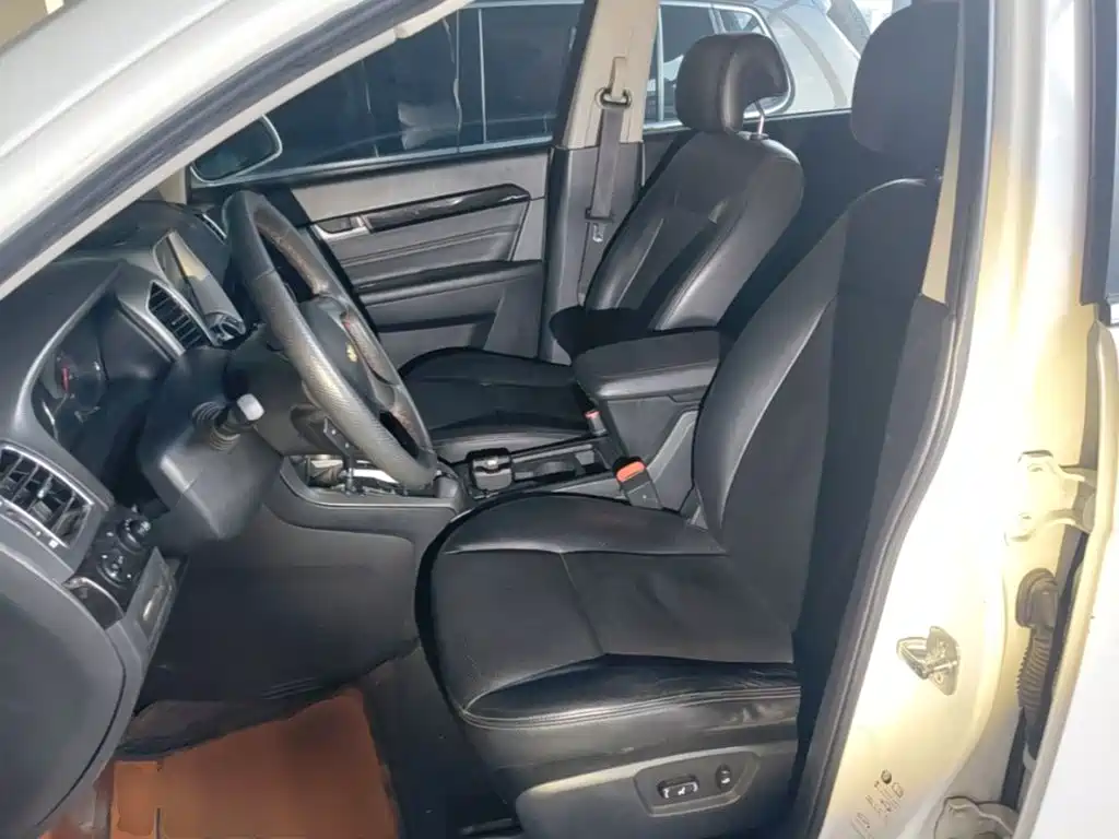 Photo 15 - Chevrolet Captiva