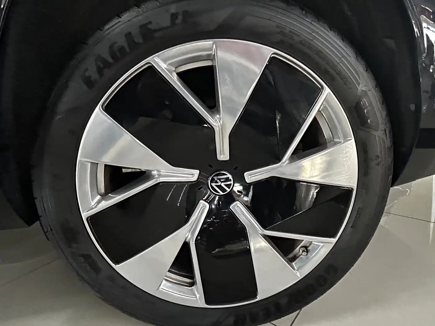 Volkswagen Teramont 2025 Teramont Pro 450TSI 4WD Summit Edition фото 12