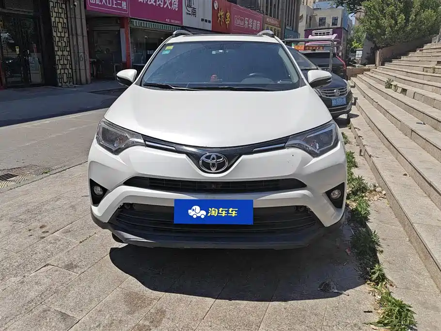 Toyota RAV4 Rongfang 2018 2.0L CVT 2WD Trend X Edition фото 2