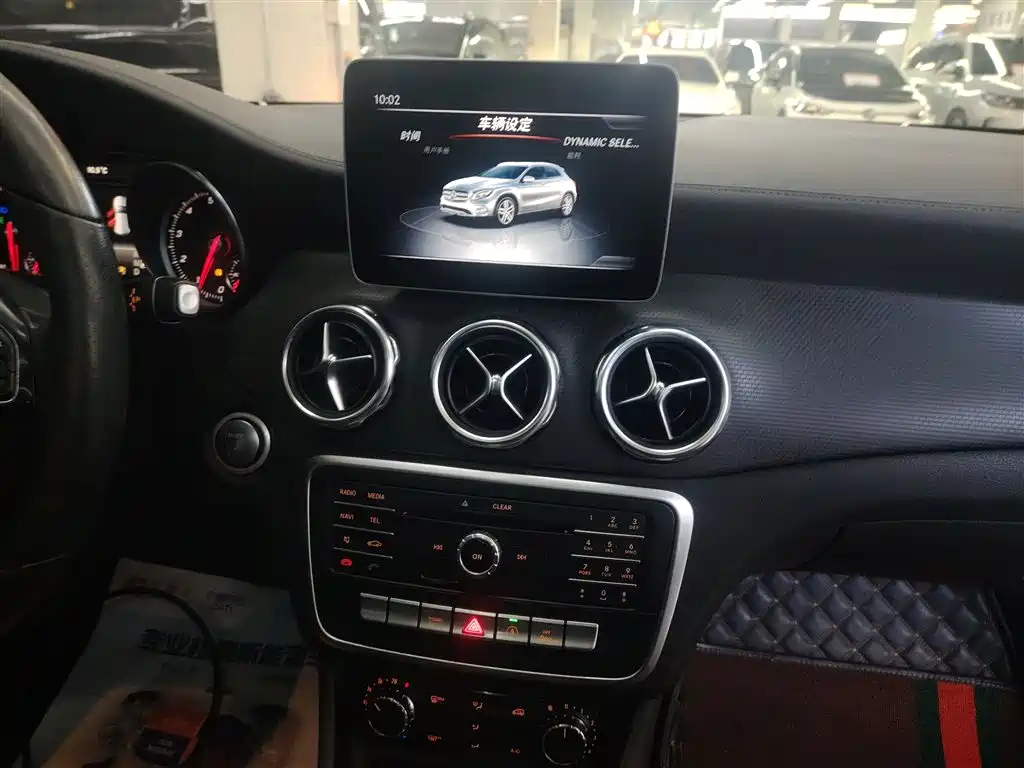 Mercedes-Benz GLA 2017 GLA 200 Fashion фото 13